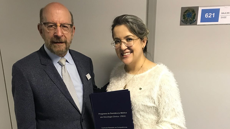 SBOC entrega à CNRM proposta para formação de oncologistas no país